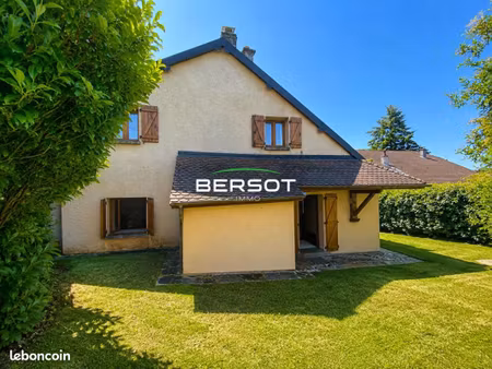 maison 8 pièces 121 m²