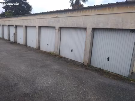 garage à louer - tarbes - 90 /mois