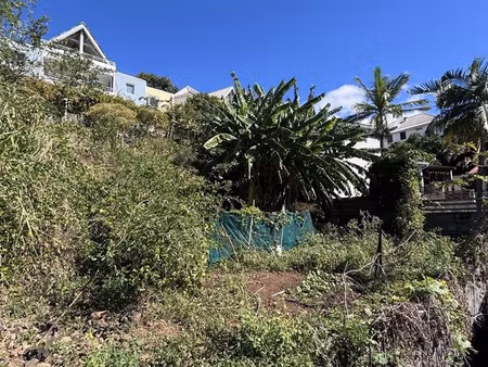terrain 704 m² saint-denis