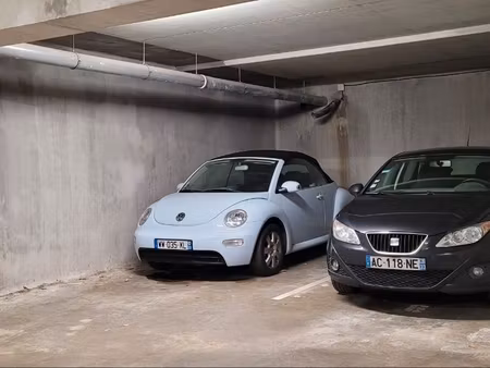 place de parking sous terrain louée