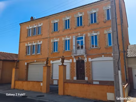 vends superbe demeure de caractère de 526 m² avec jardin et grand garage dans gaillac cent