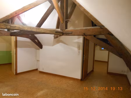 appartement type 3 de 78m2 à bazouges / le loir