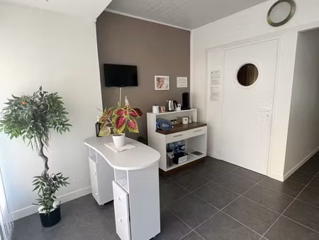 local 15 m² valence