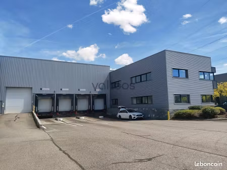local d'activite 4582 m² villeneuve les bouloc