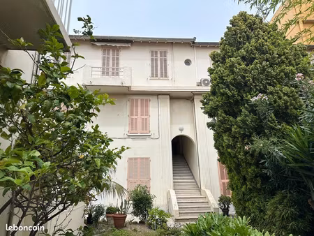 emplacement exceptionnel – coup de cœur assuré – charmant appartement de style provençal