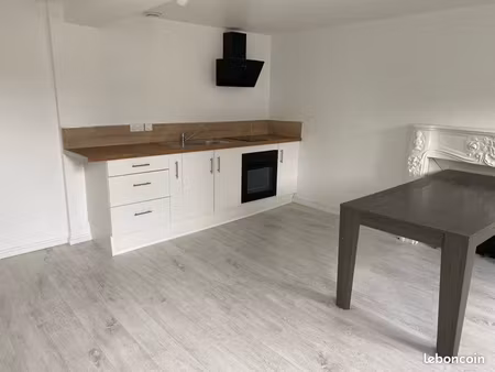 appartement refait à neuf centre ville 2 eme etage