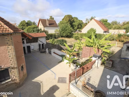 maison 6 pièces 244 m²