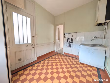 studio à rénover  parfait pour un investissement en déficit foncier
