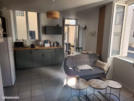 f2 meublé 38 m2+ extérieur