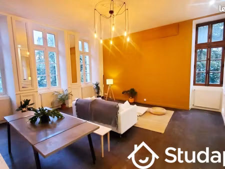 chambre 1 pièce 9 m²