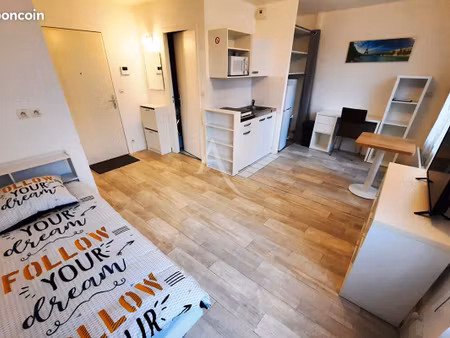 studio 1 pièce 23 m²