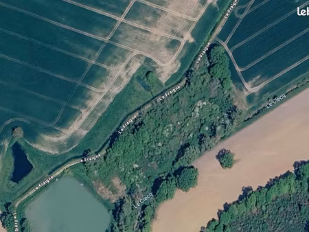 direct propriétaire : terrain de loisir boisé avec ruisseau – azay-le-ferron (36  indre)