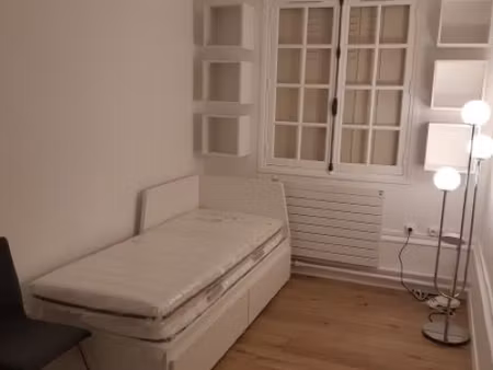 location studio meublé