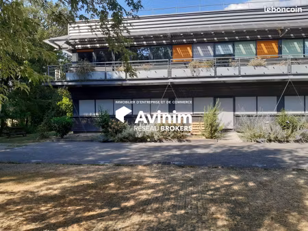 bureaux 78 m² méry