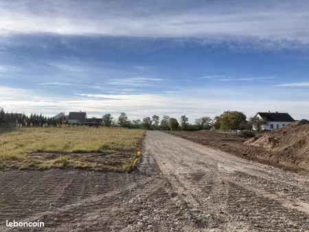 terrain 700 m² avermes