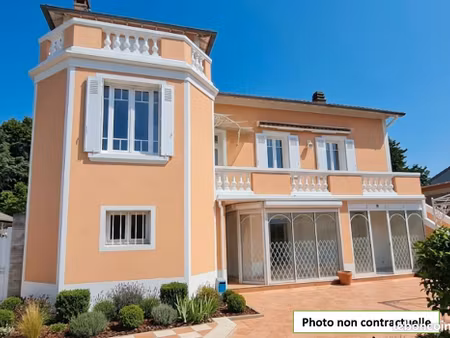 maison 9 pièces 265 m²