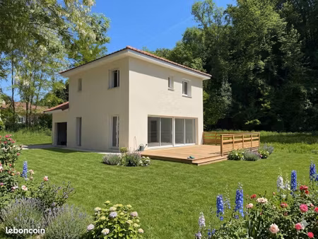 maison neuve + garage sur terrain 816 m²