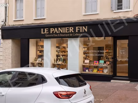 boutique 55 m² melun