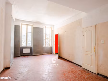 studio 1 pièce 32 m²