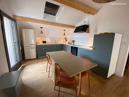 appartement t2 meublé avec grande cour ombragée + place parking – les vignères