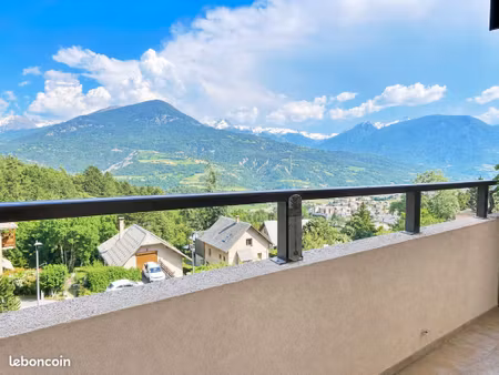 appartement 2 -embrun - vue montagne