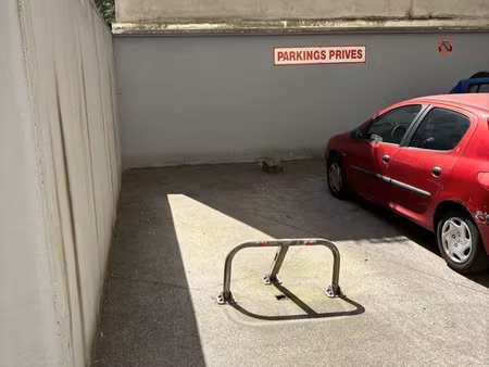 place de parking à louer - foch ferrier