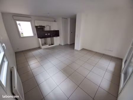 appartement t2 + balcon + parking intérieur carmes/delille