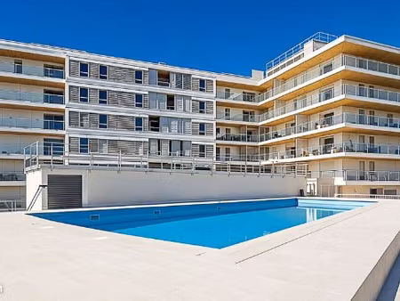 beau t2 meublé avec piscine et parking bonneveine