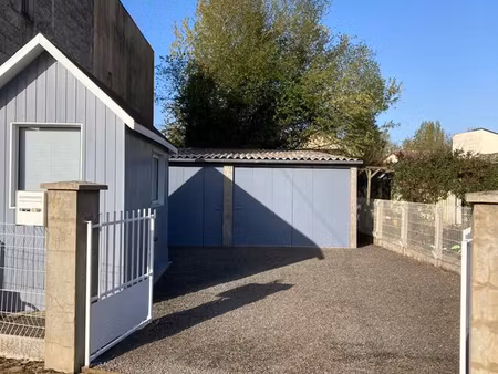 parking/box 80 m² arveyres
