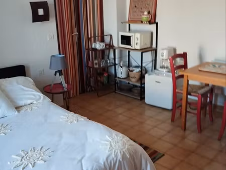 je loue une chambre pour un étudiant dans ma villa