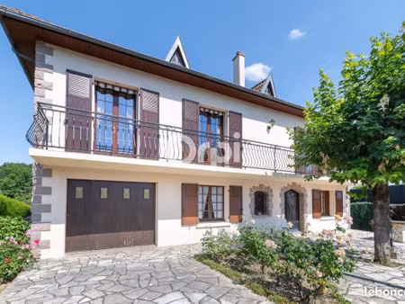 maison 5 pièces 151 m²