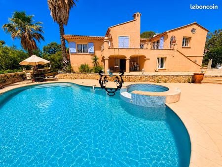 villa 8 pièces 237 m²
