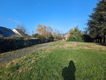 terrain à bâtir de 545 m² à la menitre (49)
