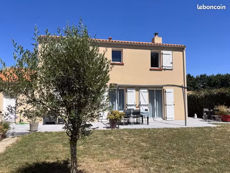 maison 8 pièces 133 m²