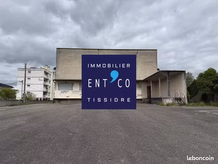 local 1580 m² agen