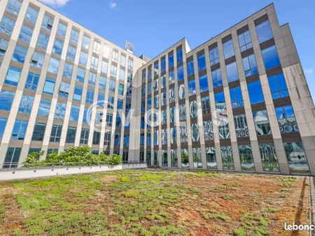 bureaux 1 332 m²