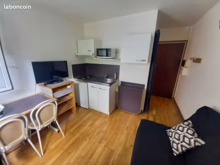 studio meublé avec parking sécurisé à chamaliéres