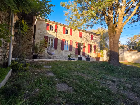 maison charentaise avec dépendances