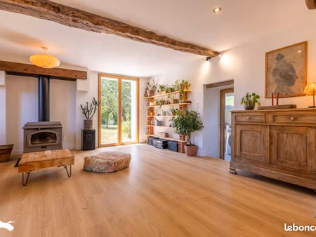 maison au milieu de la nature