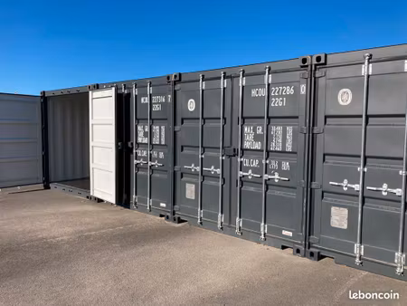garde-meuble / box / garage / local de stockage / dépôt / local professionnel / entrepôt