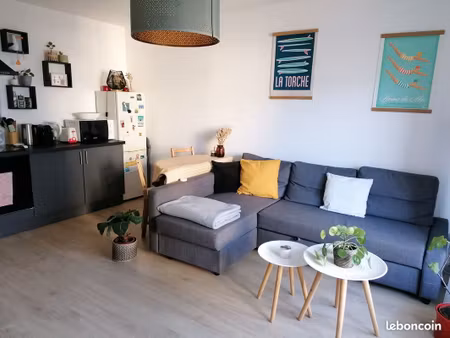 t2 centre ville  balcon et parking