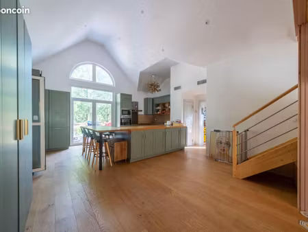maison 6 pièces 159 m²