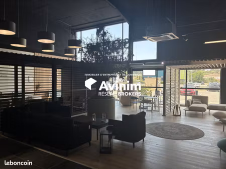 local 1390 m² les pennes-mirabeau