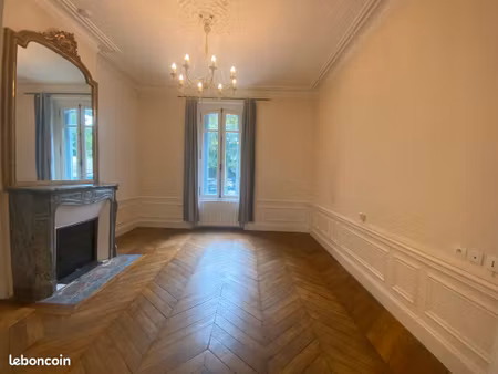 location appartement 1 pièces 28 38m²
