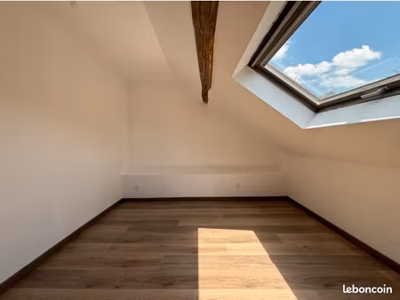 ? f2 50m² rénové – résidence de charme – 450
