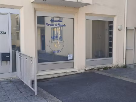 local commercial 63 m²