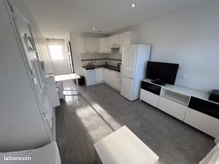 studio meublé 25m2 + terrasse 8m2