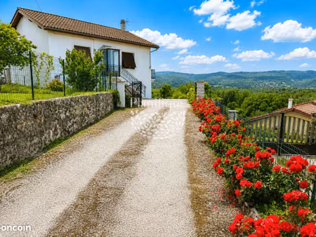 propriété 5 pièces 105 m²