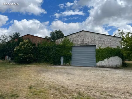 local d'activité 300 m²