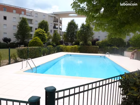 magnifique appartement 43m2  terrasse  parking  piscine  quartier 2 lions tours  tramway à